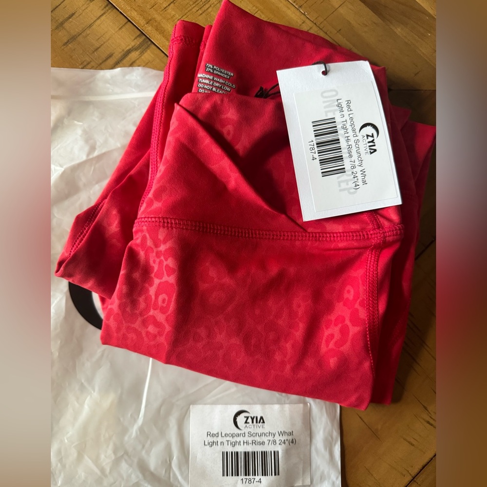 ZYIA NWT Red Leopard Scrunchy What leggings